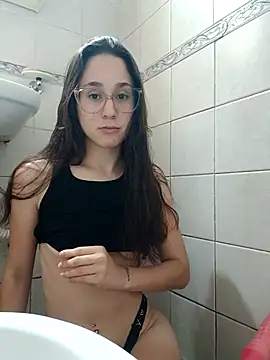 Snapshot of linameii chatting on October 25, 2025, 2:22 am linameii online show from October 25, 2025, 2:22 am