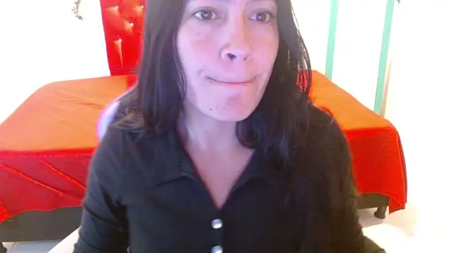 cristal1609 online show from February 5, 2026, 7:43 pm