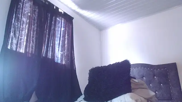 Snapshot of Chrys_harris77 chatting on April 14, 2026, 9:20 pm Chrys harris77 online show from April 14, 2026, 9:20 pm