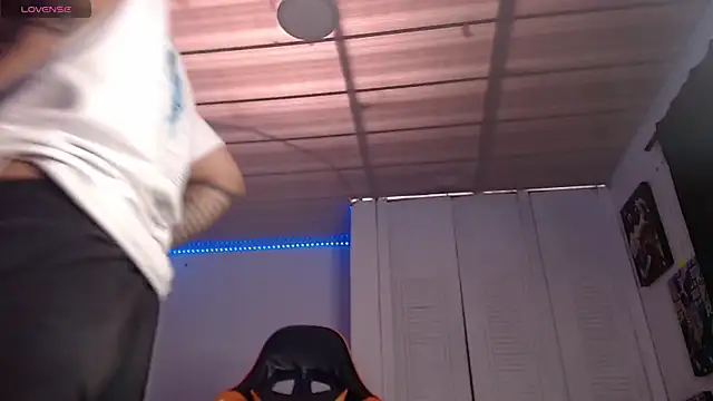 Snapshot of Chrys_harris77 chatting on December 2, 2025, 6:20 pm Chrys harris77 online show from December 2, 2025, 6:20 pm