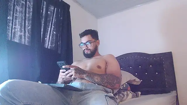 Snapshot of Chrys_harris77 chatting on April 10, 2026, 9:55 pm Chrys harris77 online show from April 10, 2026, 9:55 pm