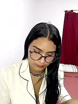 Renata Zoe online show from October 27, 2025, 1:28 am