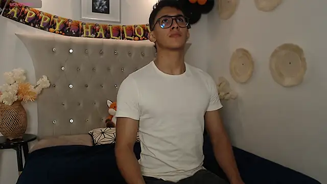 SalvadorFit online show from October 12, 2025, 8:21 pm