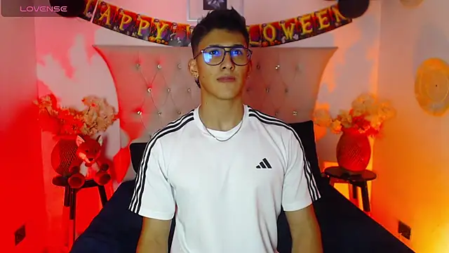 SalvadorFit online show from October 24, 2025, 8:41 pm