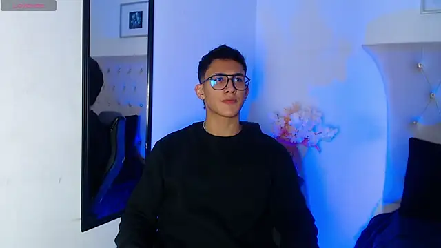 SalvadorFit online show from November 3, 2025, 8:23 pm