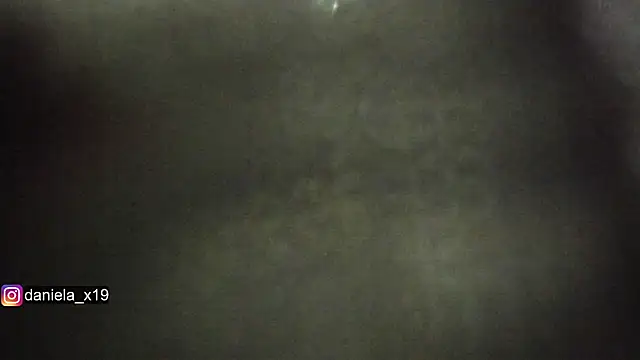 Snapshot of Daniela_x19 chatting on October 31, 2025, 12:40 am Daniela x19 online show from October 31, 2025, 12:40 am