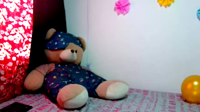 vanevirgo22 online show from November 7, 2025, 6:01 pm