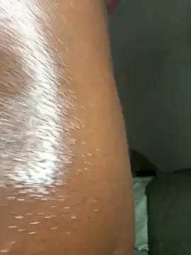 Snapshot of foreigntitts_ chatting on February 12, 2026, 8:58 am foreigntitts online show from February 12, 2026, 8:58 am