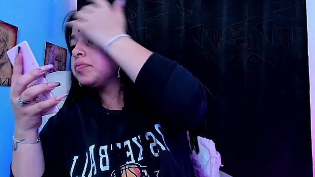 Snapshot of queen_salomme chatting on November 24, 2025, 9:48 pm queen salomme online show from November 24, 2025, 9:48 pm