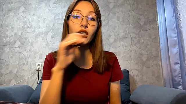 Snapshot of SetsukoBuddemeyer chatting on October 10, 2025, 10:05 am SetsukoBuddemeyer online show from October 10, 2025, 10:05 am