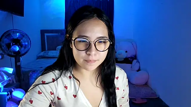 Snapshot of sacha_torres02 chatting on February 5, 2026, 2:07 am sacha torres02 online show from February 5, 2026, 2:07 am