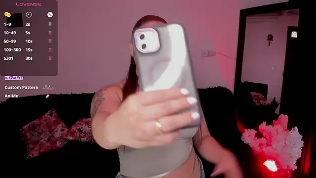 isabella arias2 online show from October 30, 2025, 9:44 pm