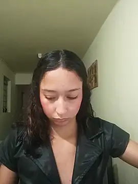 Vale stone  online show from November 18, 2025, 9:29 pm