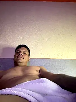 Snapshot of TAaghe3_099 chatting on October 26, 2025, 2:39 pm TAaghe3 099 online show from October 26, 2025, 2:39 pm