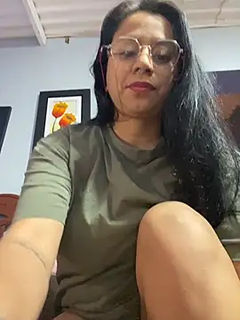 Snapshot of Rouus14 chatting on November 1, 2025, 9:14 am Rouus14 online show from November 1, 2025, 9:14 am