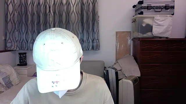 Snapshot of kai101010 chatting on November 15, 2025, 2:43 pm kai101010 online show from November 15, 2025, 2:43 pm