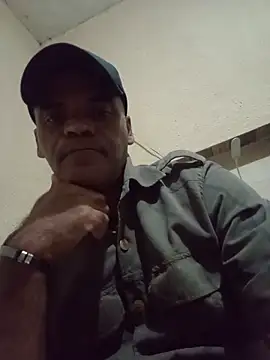 Snapshot of JeffersonRay chatting on June 6, 2026, 7:13 am JeffersonRay online show from June 6, 2026, 7:13 am