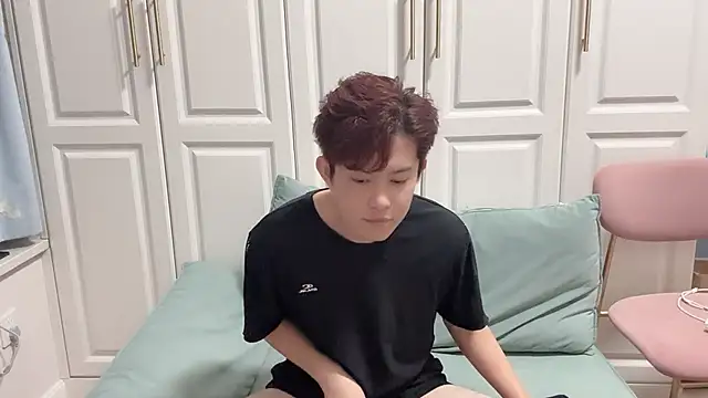 Snapshot of xlong00099 chatting on October 27, 2025, 1:56 pm xlong00099 online show from October 27, 2025, 1:56 pm