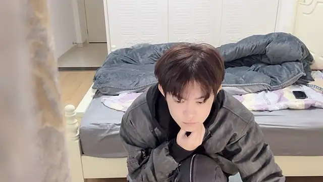 Snapshot of xlong00099 chatting on November 20, 2025, 8:04 am xlong00099 online show from November 20, 2025, 8:04 am