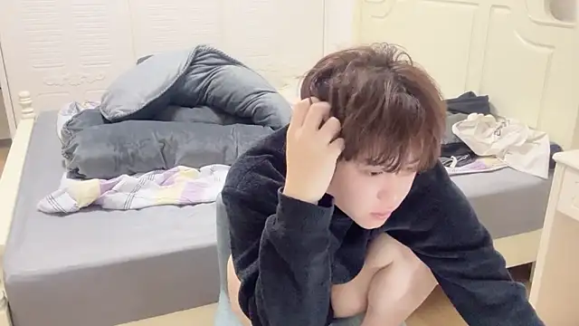 Snapshot of xlong00099 chatting on December 4, 2025, 11:37 pm xlong00099 online show from December 4, 2025, 11:37 pm