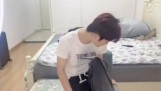 Snapshot of xlong00099 chatting on November 9, 2025, 11:47 am xlong00099 online show from November 9, 2025, 11:47 am