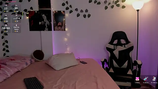 SophiieParkeer online show from November 6, 2025, 6:34 pm