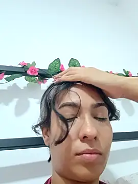 Snapshot of RouseWhitte chatting on November 30, 2025, 4:19 pm RouseWhitte online show from November 30, 2025, 4:19 pm