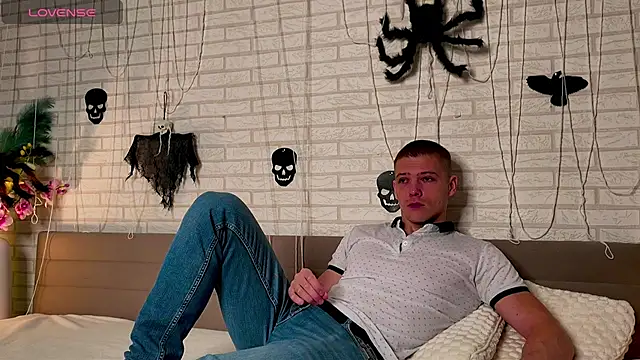 Snapshot of GarettVoss chatting on October 24, 2025, 6:01 am GarettVoss online show from October 24, 2025, 6:01 am