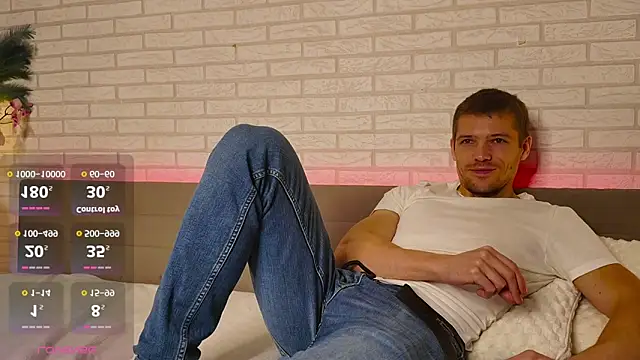 Snapshot of GarettVoss chatting on October 17, 2025, 5:22 am GarettVoss online show from October 17, 2025, 5:22 am