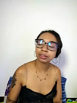 Suzanelee1 online show from February 6, 2026, 4:52 am