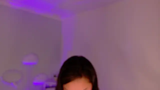 Snapshot of KeendraFox_ chatting on June 15, 2026, 9:31 am KeendraFox online show from June 15, 2026, 9:31 am