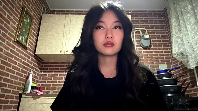 EmmaLeexth online show from January 9, 2026, 2:13 pm