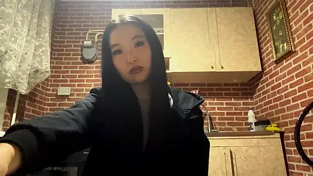 Snapshot of EmmaLeexth chatting on November 16, 2025, 1:27 pm EmmaLeexth online show from November 16, 2025, 1:27 pm