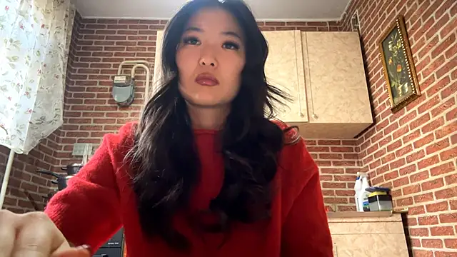 EmmaLeexth online show from March 12, 2026, 11:14 am