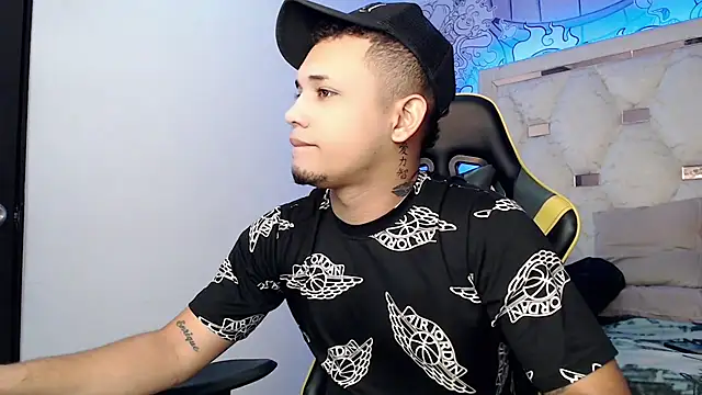 Skylerr  online show from September 23, 2025, 6:59 pm