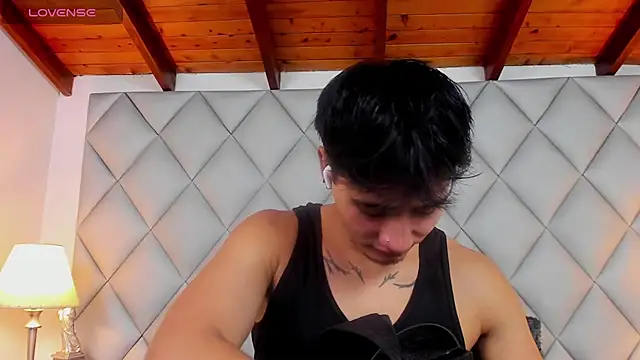 Snapshot of Clement_Reyes chatting on December 18, 2025, 12:38 am Clement Reyes online show from December 18, 2025, 12:38 am