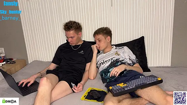 Eaton  online show from December 1, 2025, 9:15 pm