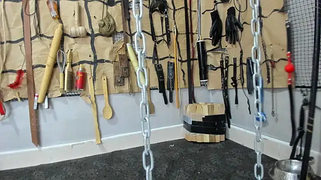 BDSM MEDUZA online show from May 1, 2026, 11:21 pm
