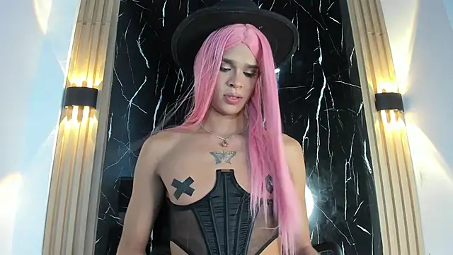 MISS IVVYSWEET online show from October 1, 2025, 8:35 pm