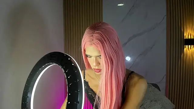 MISS IVVYSWEET online show from October 4, 2025, 8:10 pm