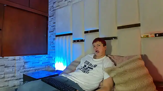 Snapshot of ANLLELOAndANGELA chatting on March 15, 2026, 4:03 pm ANLLELOAndANGELA online show from March 15, 2026, 4:03 pm