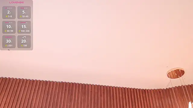 IrissBloom online show from November 18, 2025, 7:06 pm