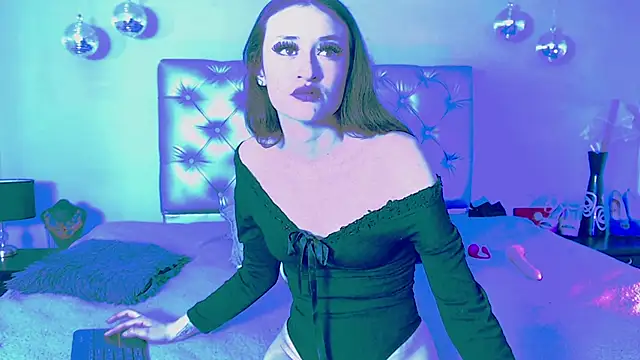 Snapshot of Emily_Swiftt chatting on October 21, 2025, 7:24 pm Emily Swiftt online show from October 21, 2025, 7:24 pm