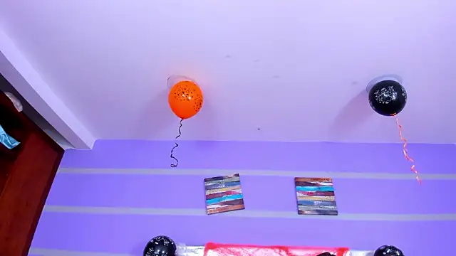 Snapshot of Emily_Swiftt chatting on October 30, 2025, 3:38 am Emily Swiftt online show from October 30, 2025, 3:38 am