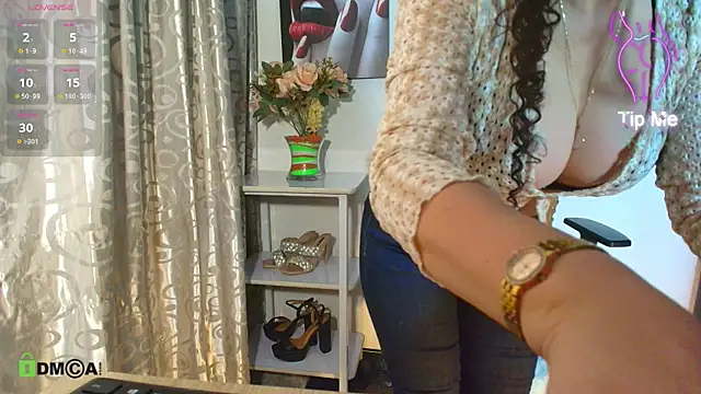 Snapshot of Lina_444 chatting on October 25, 2025, 11:05 pm Lina 444 online show from October 25, 2025, 11:05 pm