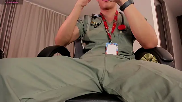 Snapshot of DarkLuster_22 chatting on November 1, 2025, 4:08 am DarkLuster 22 online show from November 1, 2025, 4:08 am