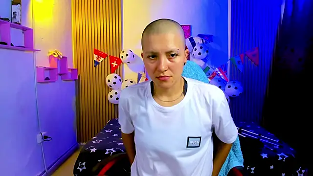 nicocoox online show from June 24, 2026, 9:56 pm