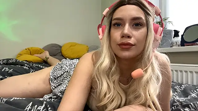 AdrianaRudin online show from September 25, 2025, 8:09 am