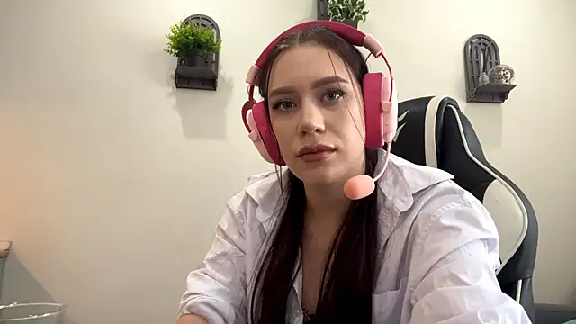 AdrianaRudin online show from September 19, 2025, 6:28 am