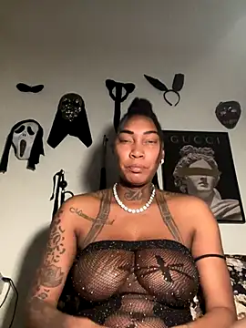 Snapshot of QUEENCALIMOD chatting on December 15, 2025, 4:18 am QUEENCALIMOD online show from December 15, 2025, 4:18 am